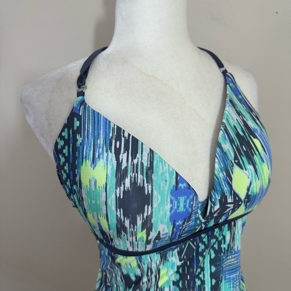 Free Country sz med tankini top in blues, lime green, black - Picture 2 of 13